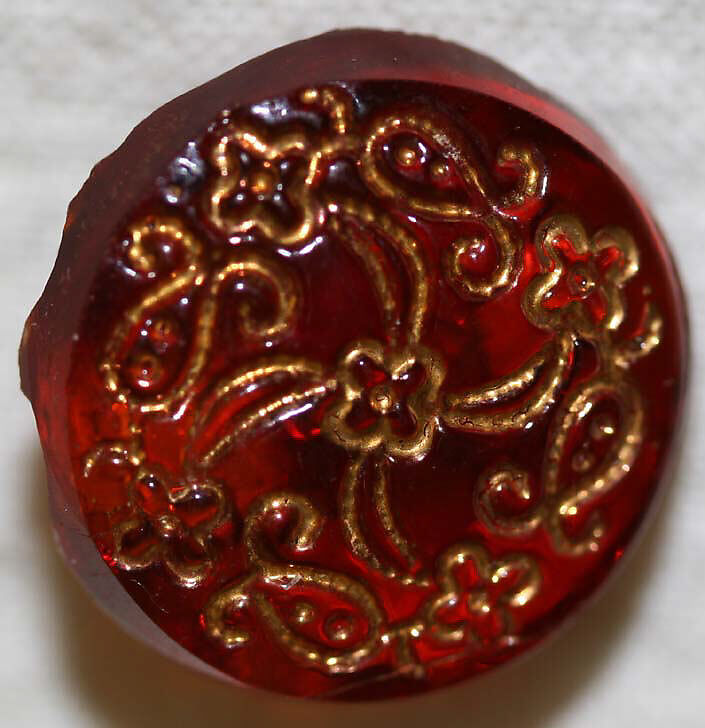 Button, glass, American or European