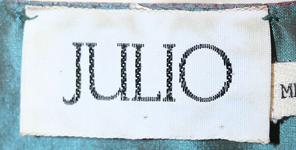 Ensemble, Julio, a,b) silk, American