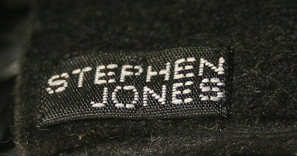 Mask, Stephen Jones (British, born 1957), feathers, plastic, crystal, synthetic, wool, British