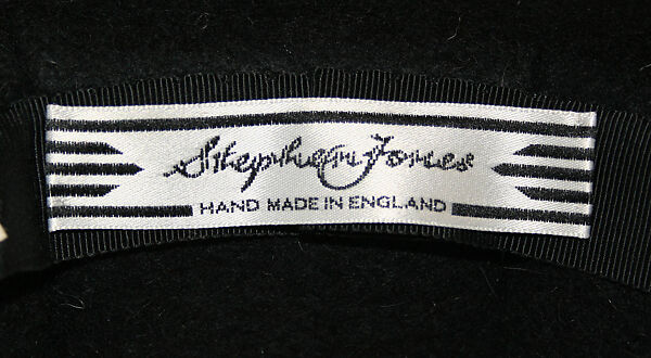 "English Bulldog", Stephen Jones (British, born 1957), wool, British