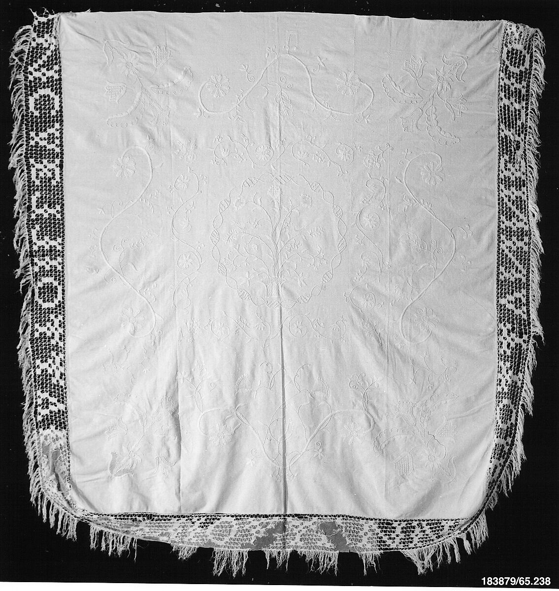 Embroidered whitework coverlet, Ann (Nancy) Elliott Grigg (1795–1839), Cotton embroidered with cotton thread, American 