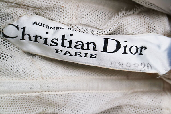 "Du Barry" evening ensemble, (a, b) House of Dior (French, founded 1946), (a) silk, nylon, metal, (b) silk, (c, d) leather, silk, metal, (e) silk, metal, (f, g) wood, French