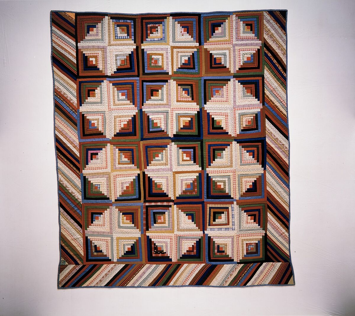 Quilt, Log Cabin pattern, Light and Dark variation, Wool and cotton, American