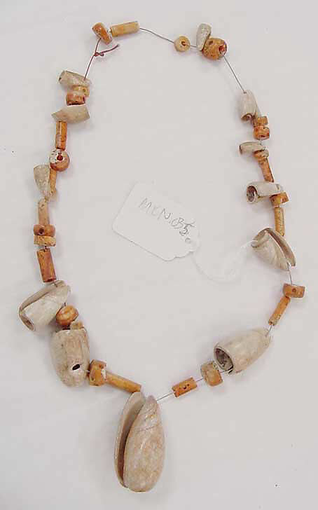 Necklace, shell, coral, Oceanic 