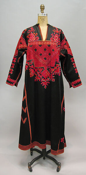 Women's Dress with Embroidery from Saraqib, Cotton, silk; embroidered 