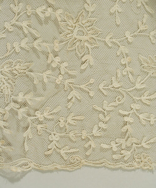 Wedding dress, Bonwit Teller &amp; Co. (American, founded 1907), silk, American