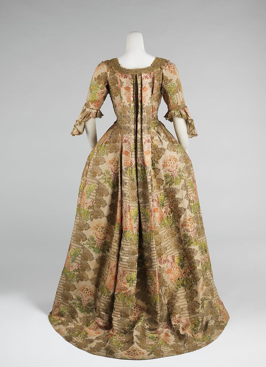Robe à la française, silk, metal, European
