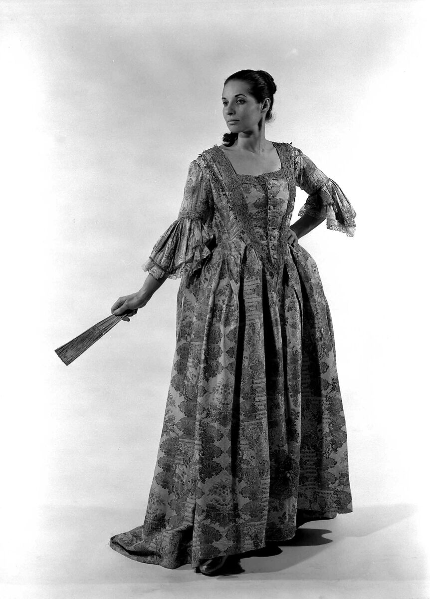 Robe à la française, silk, metal, European