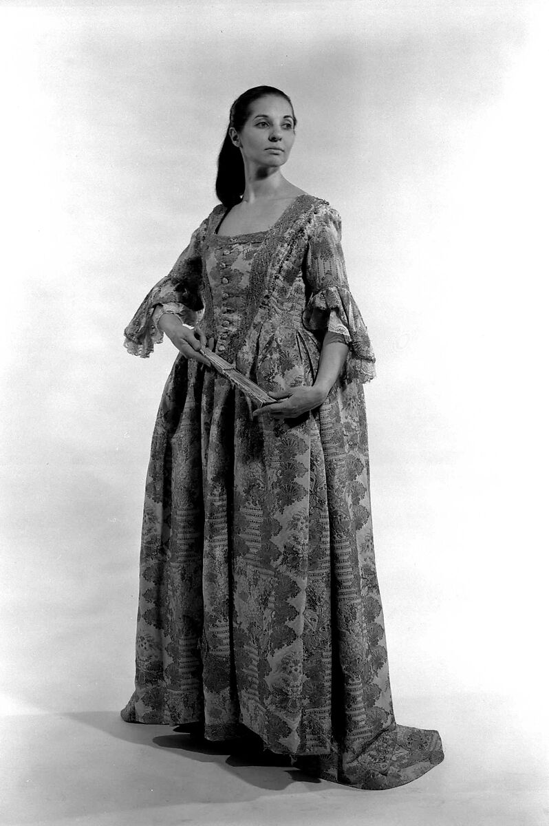 Robe à la française, silk, metal, European