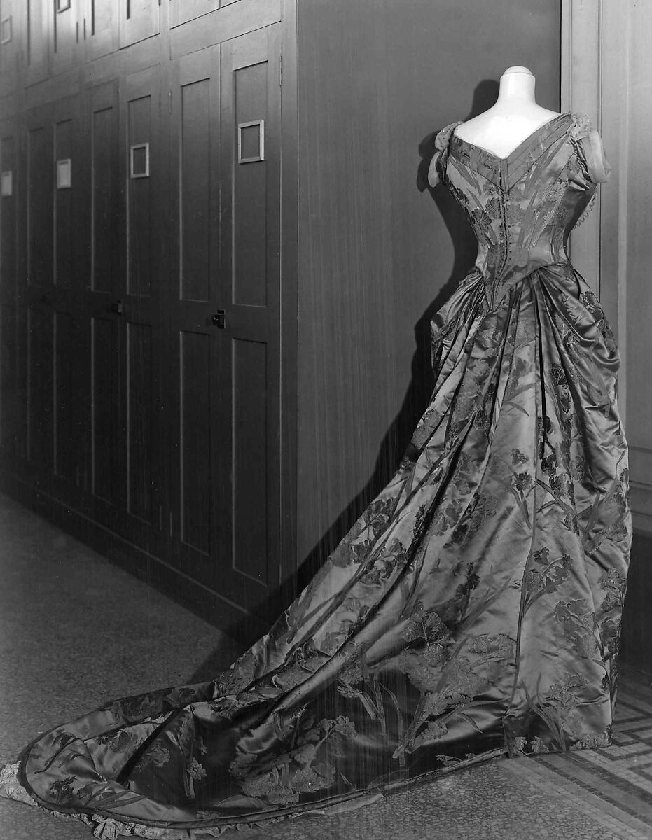 Evening ensemble, Charles Frederick Worth (French (born England), Bourne 1825–1895 Paris), silk, metal, French