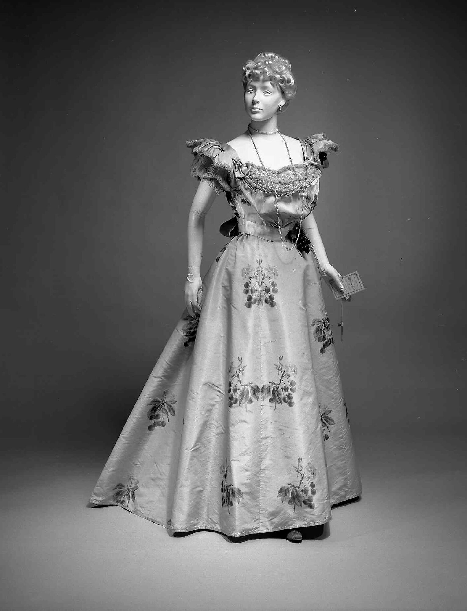 Evening dress, House of Worth (French, 1858–1956), silk, rhinestones, French
