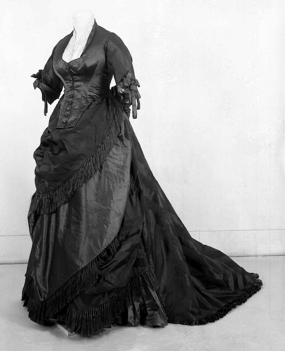 Afternoon dress, House of Worth (French, 1858–1956), silk, mother-of-pearl, metal, French