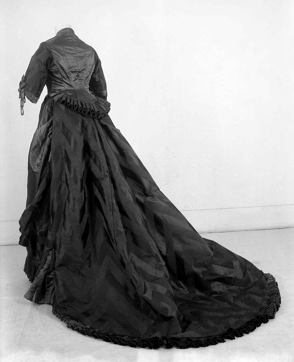 Afternoon dress, House of Worth (French, 1858–1956), silk, mother-of-pearl, metal, French