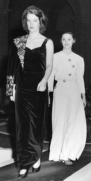 Evening ensemble, Elsa Schiaparelli (Italian, 1890–1973), silk, metal, French