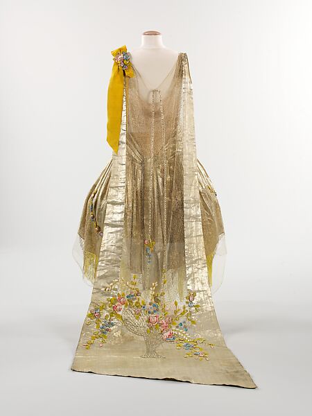 Court presentation dress, Boué Soeurs (French, 1897–1957), silk, metal, rhinestones, French