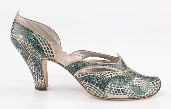 Pumps, leather, French