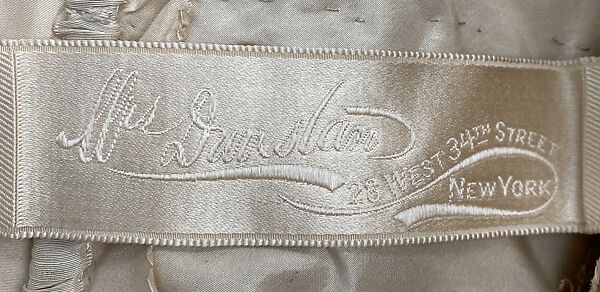 Evening dress, Attributed to Alice M. Dunstan (American, active 1892–1926), silk, pearl, American