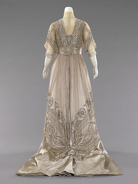 Evening dress, Attributed to Alice M. Dunstan (American, active 1892–1926), silk, pearl, American