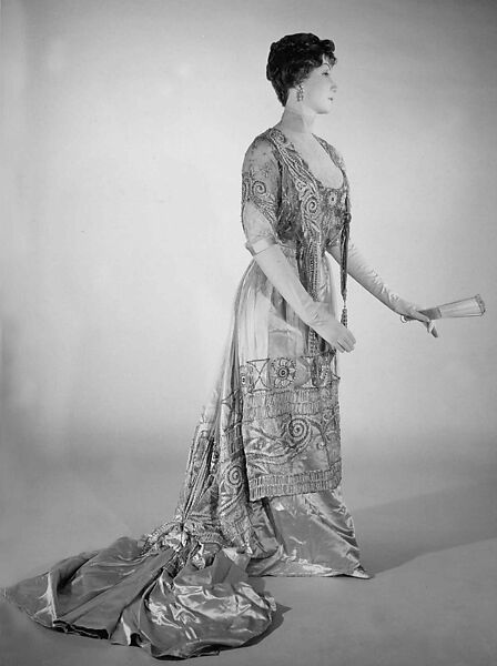 Evening dress, Attributed to Alice M. Dunstan (American, active 1892–1926), silk, pearl, American