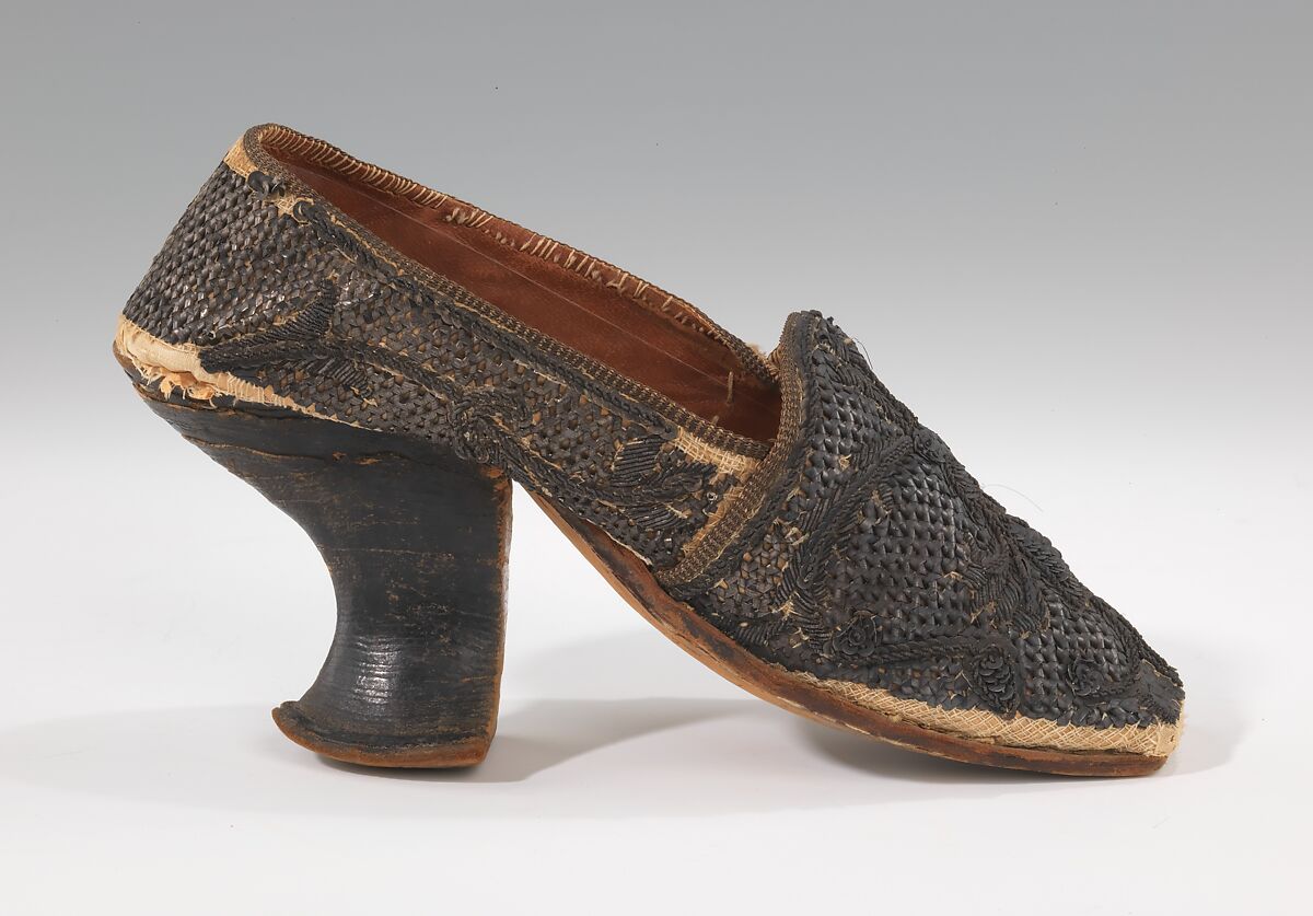 Slippers, linen, metal, European