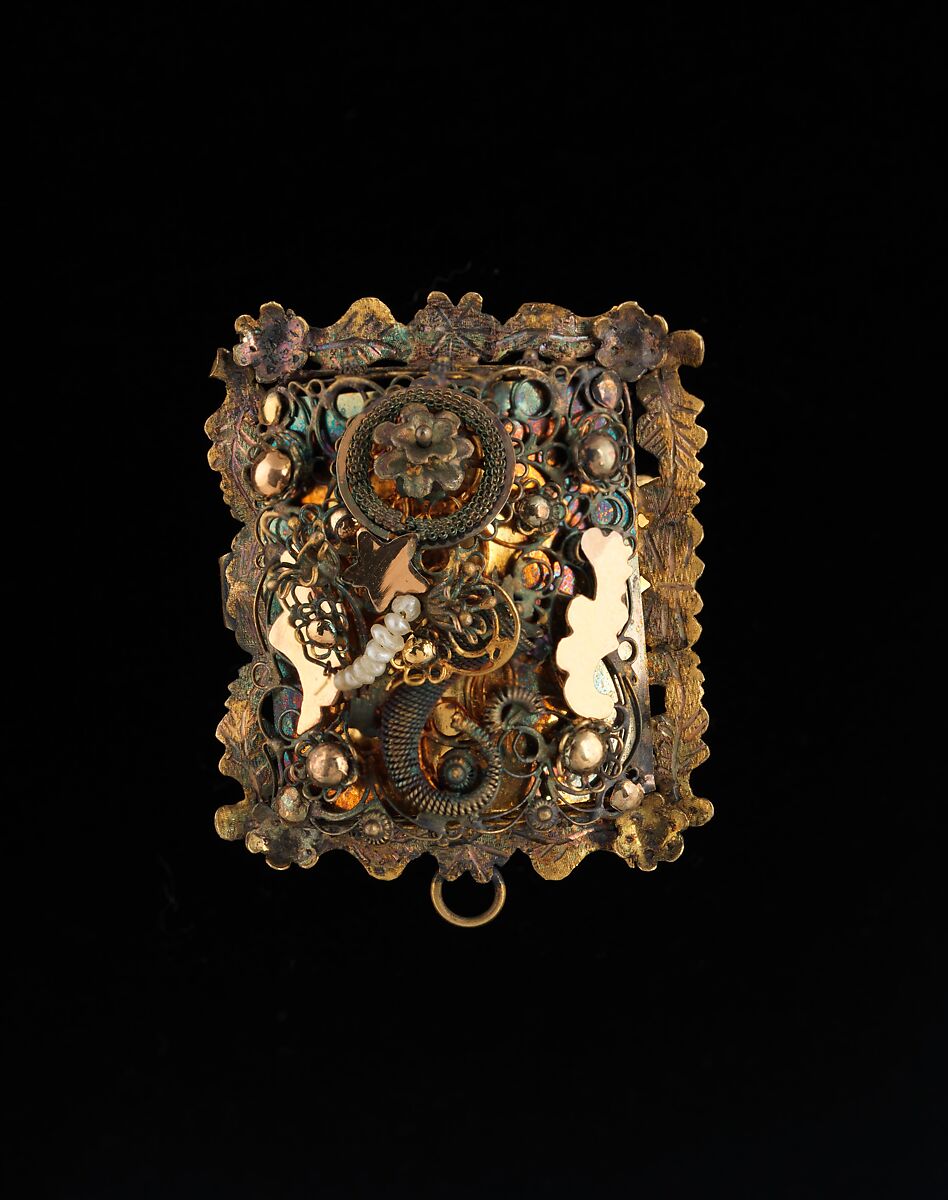 Oorijzer decorative coif frame, Gold, pearls, Dutch, Friesland