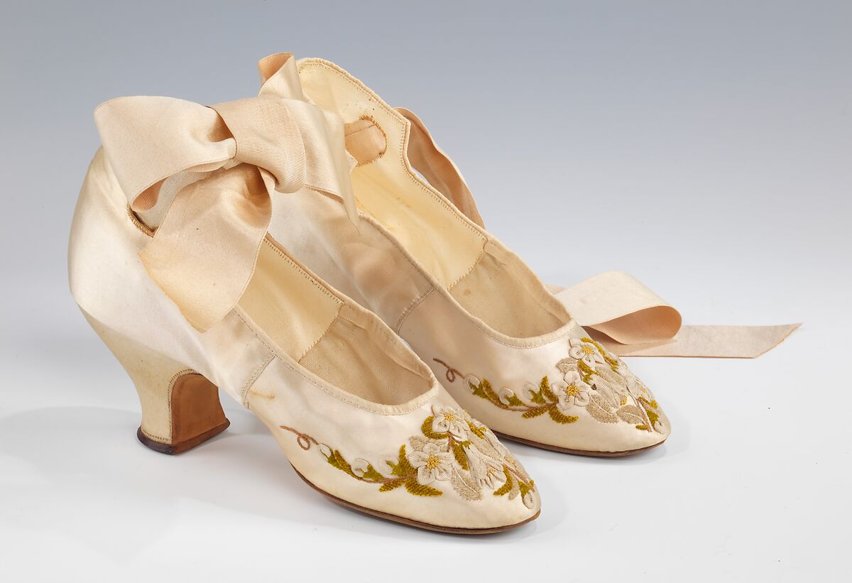 Evening shoes, silk, French 