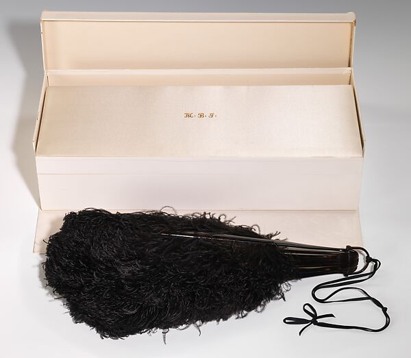 Fan, Tiffany &amp; Co. (1837–present), tortoiseshell, feather, silk, paper, American