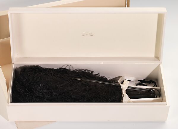 Fan, Tiffany &amp; Co. (1837–present), tortoiseshell, feather, silk, paper, American