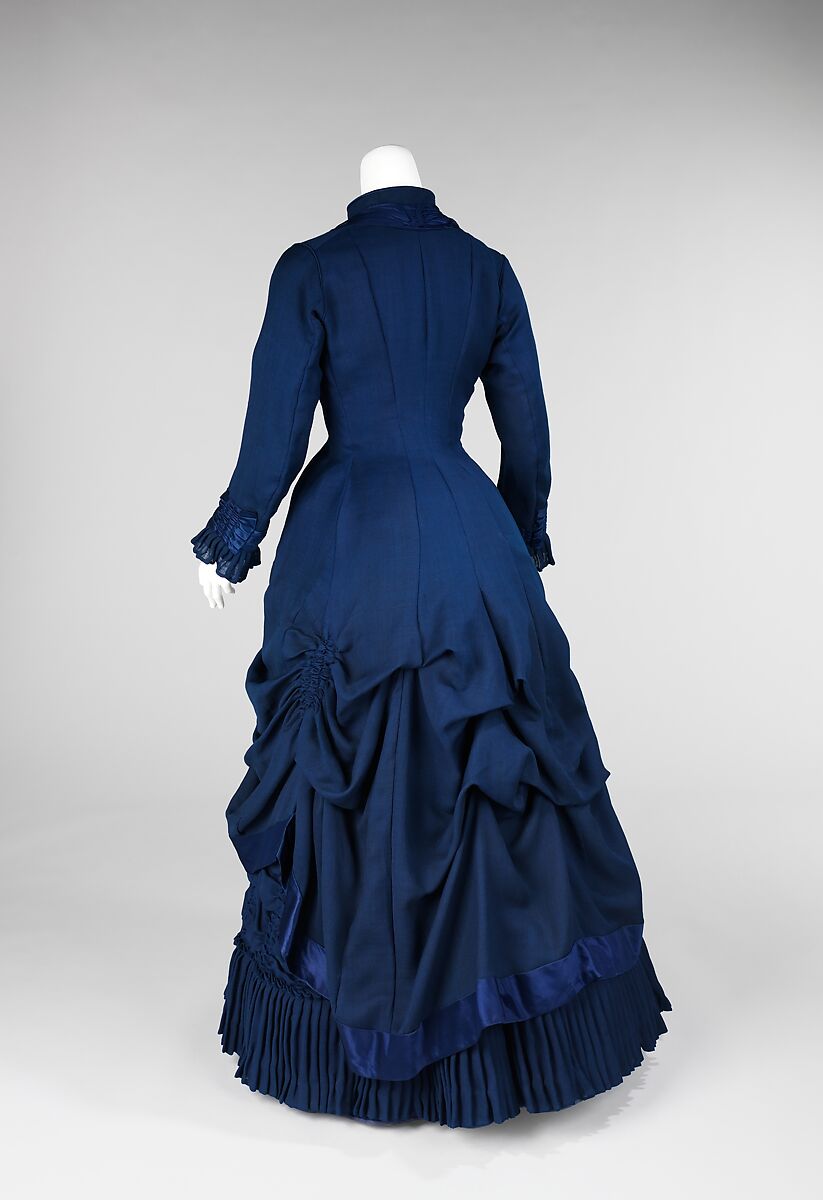 Dress, wool, linen, silk, mother-of-pearl, American