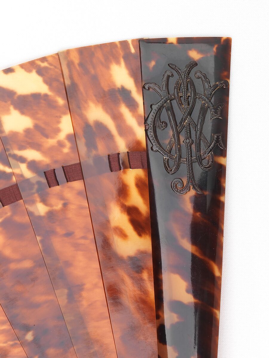 Brisé fan, tortoiseshell, silk, plastic, probably French