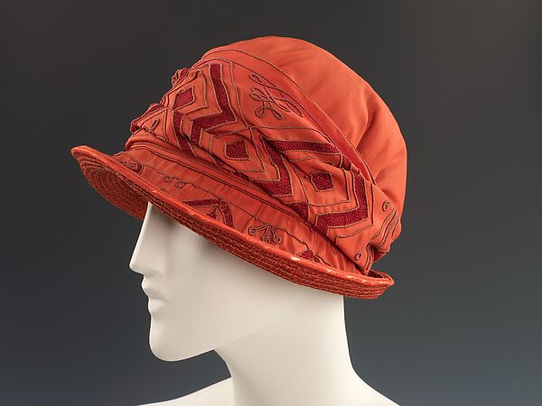 Cloche, Bonwit Teller &amp; Co. (American, founded 1907), silk, straw, American 