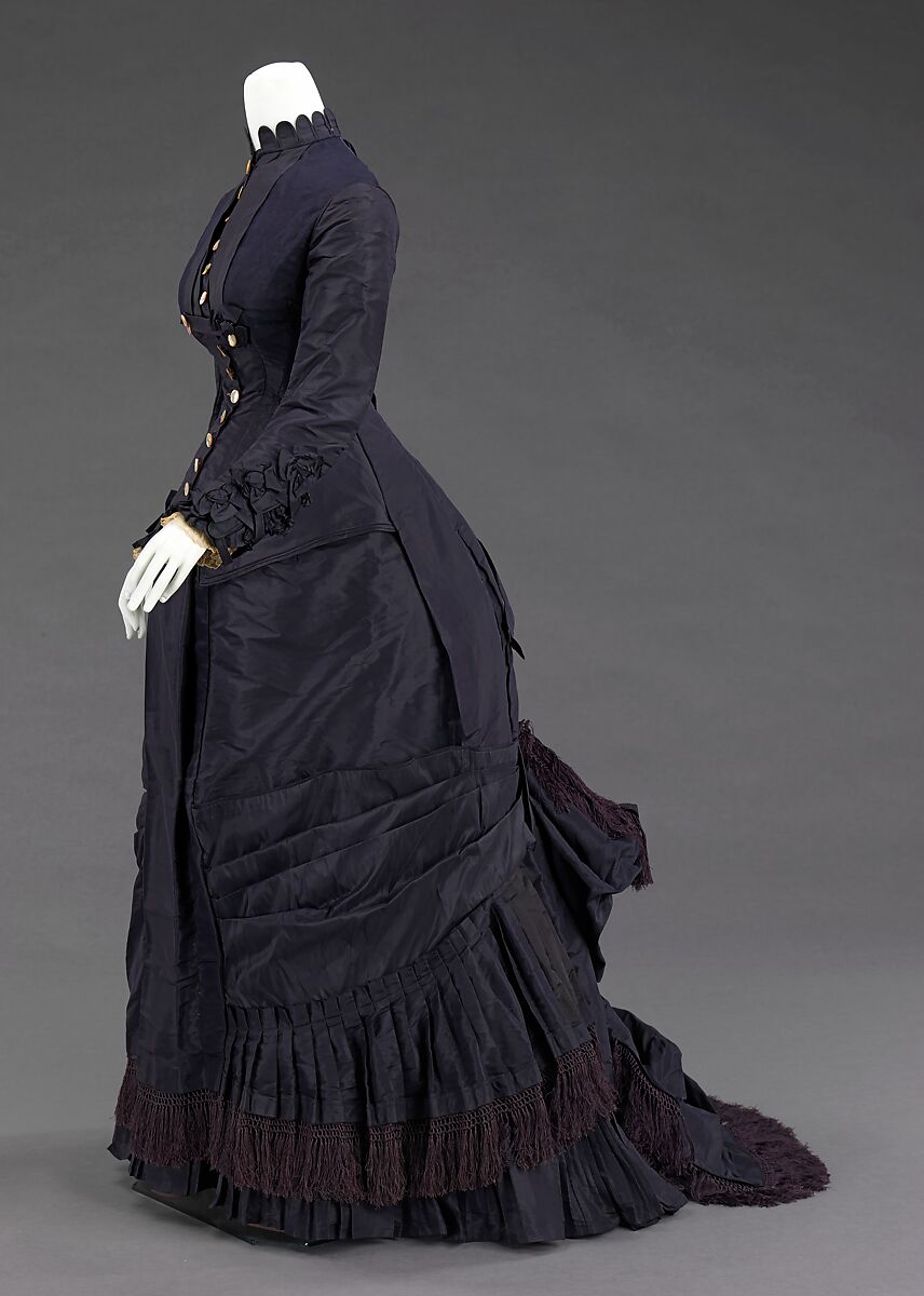 Dress, Mrs. F. M. Carroll (American), silk, mother-of-pearl, American