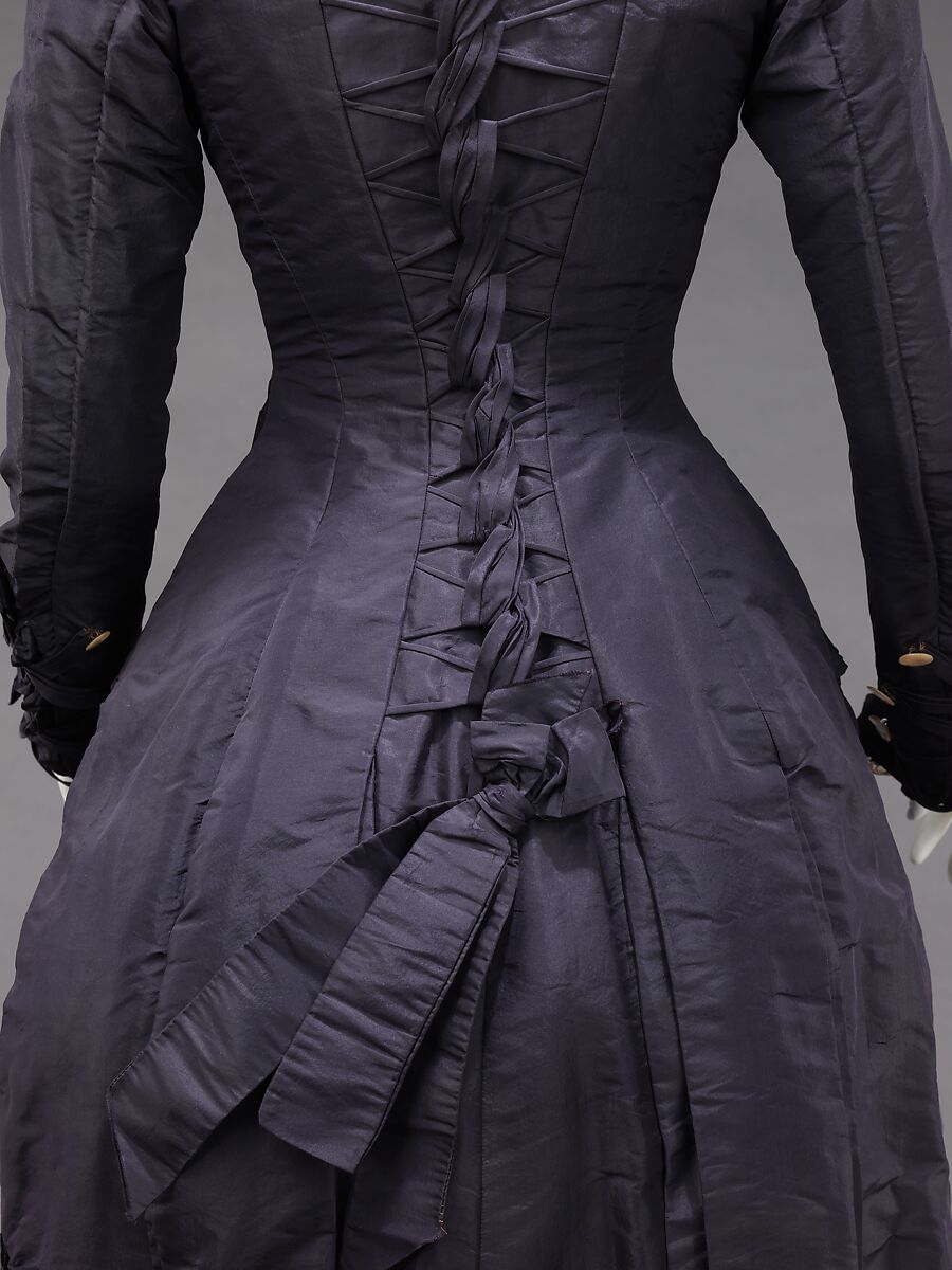 Dress, Mrs. F. M. Carroll (American), silk, mother-of-pearl, American