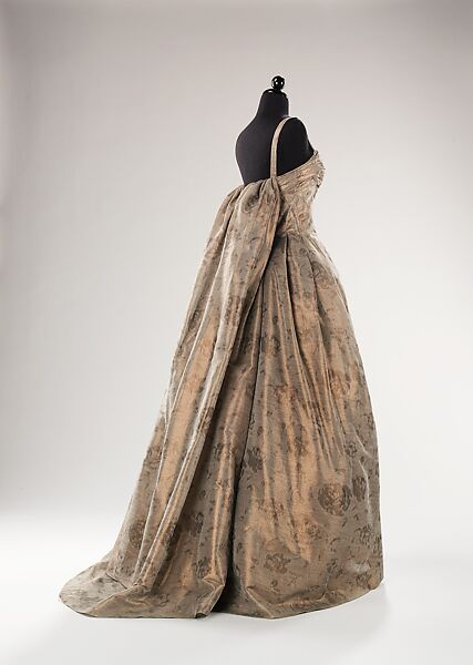 Evening dress, John Cavanagh (British, 1914–2004), Dacron, Lurex, British