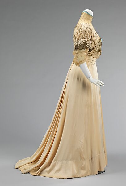 Evening dress, silk, metal, American