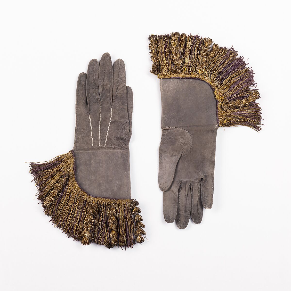 Gauntlets, leather, silk, metal, British 