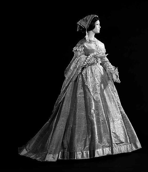 Evening dress, OLYMPE (American, active ca. 1851–1885), silk, mother-of-pearl, American