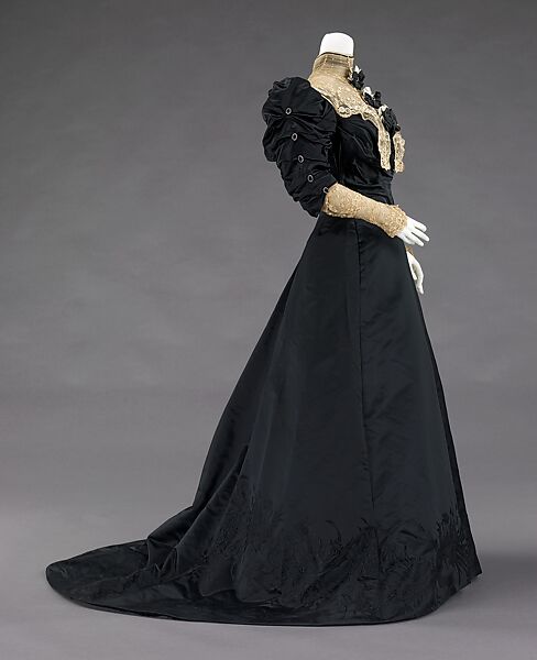 Evening dress, House of Worth (French, 1858–1956), silk, metal, French