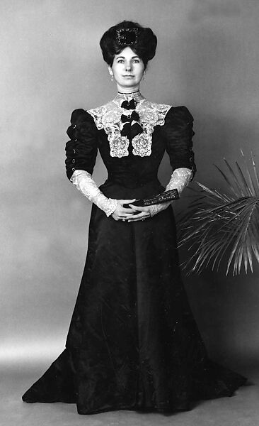 Evening dress, House of Worth (French, 1858–1956), silk, metal, French