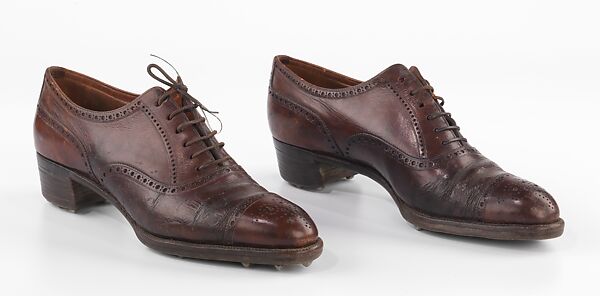 Golfing shoes, leather, probably British 