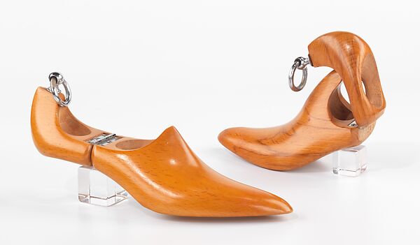 Golfing shoes, leather, probably British