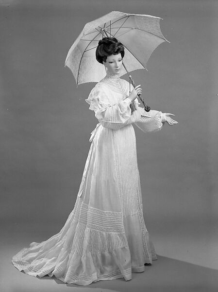 Wedding ensemble, The H. &amp; W. Company (American, active ca. 1905-1950), leather, cotton, silk, metal, linen, ivory, mother of pearl, American