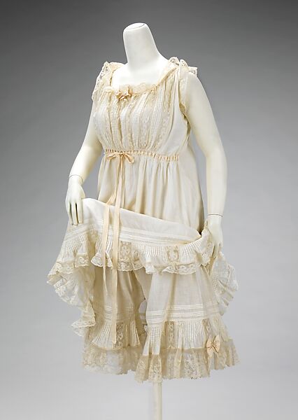Wedding ensemble, The H. &amp; W. Company (American, active ca. 1905-1950), leather, cotton, silk, metal, linen, ivory, mother of pearl, American