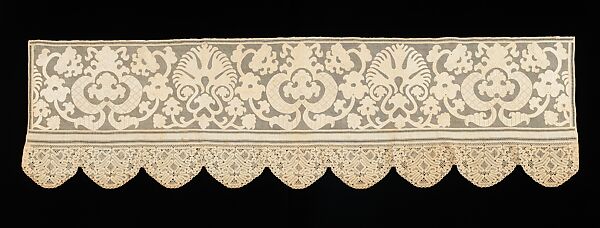 Bed curtain border