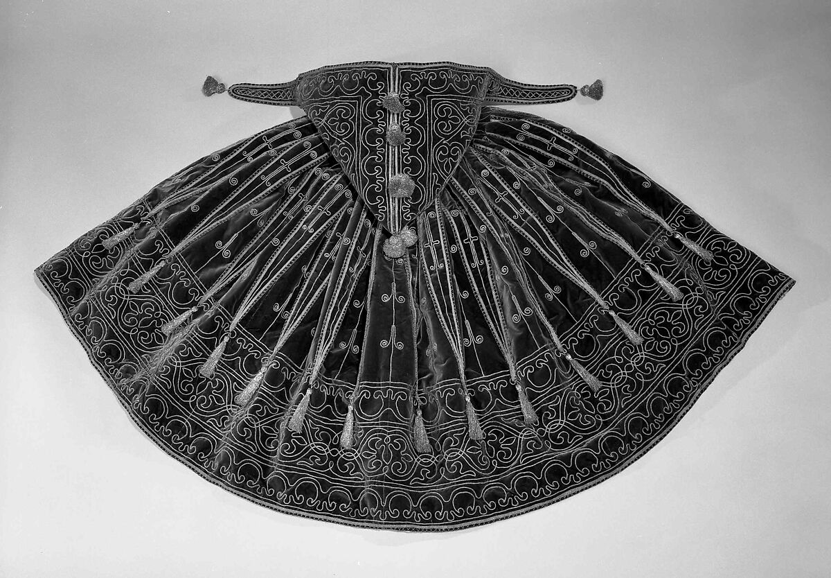 Evening cape, House of Worth (French, 1858–1956), silk, metal, French