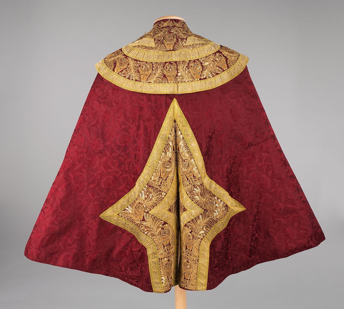 Toreador cape, Alejandro Velasco (Spanish), silk, metallic, glass, cotton, Spanish