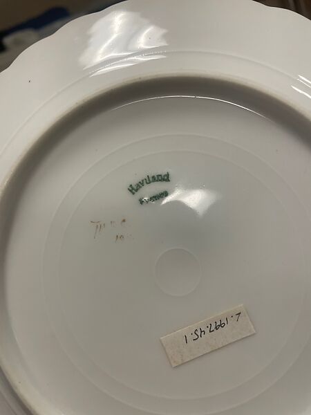Plate, Unknown decorator, Porcelain
