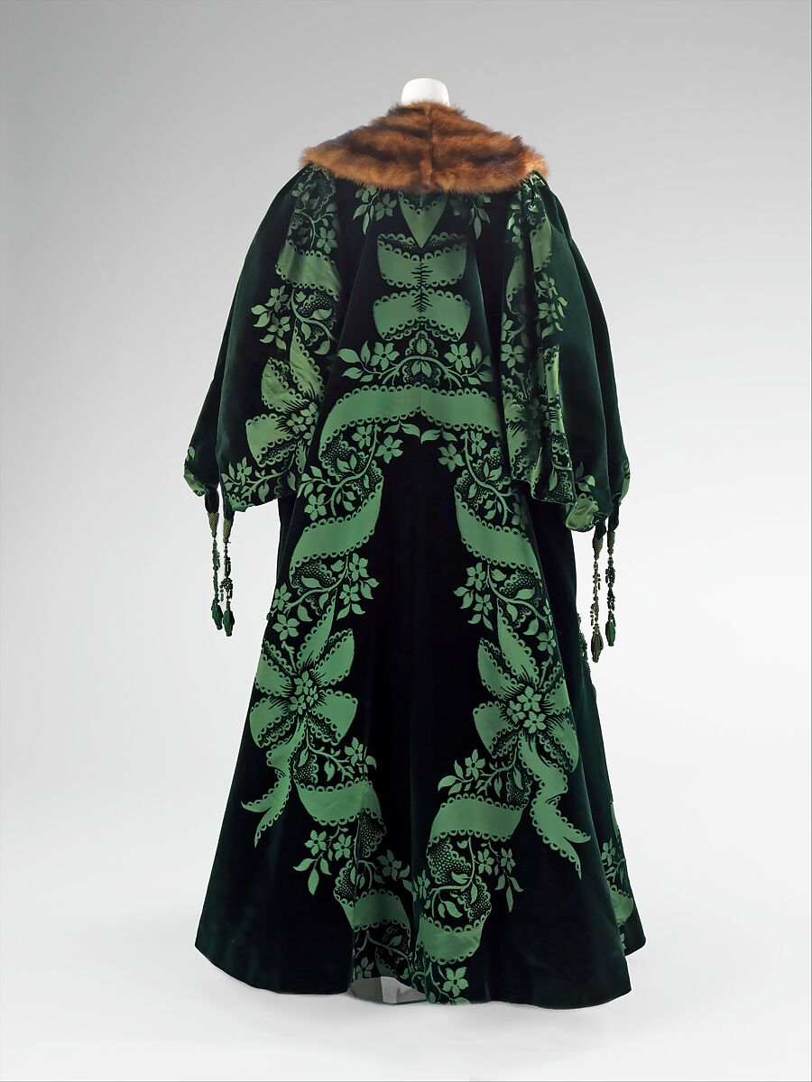 Evening coat, House of Worth (French, 1858–1956), silk, fur: European polecat (Mustela putorius), French