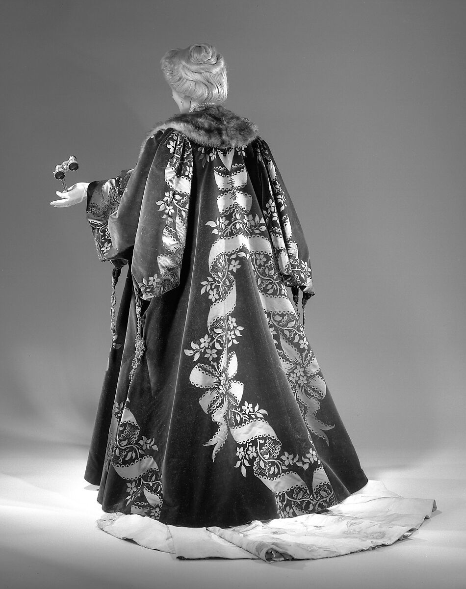 Evening coat, House of Worth (French, 1858–1956), silk, fur: European polecat (Mustela putorius), French