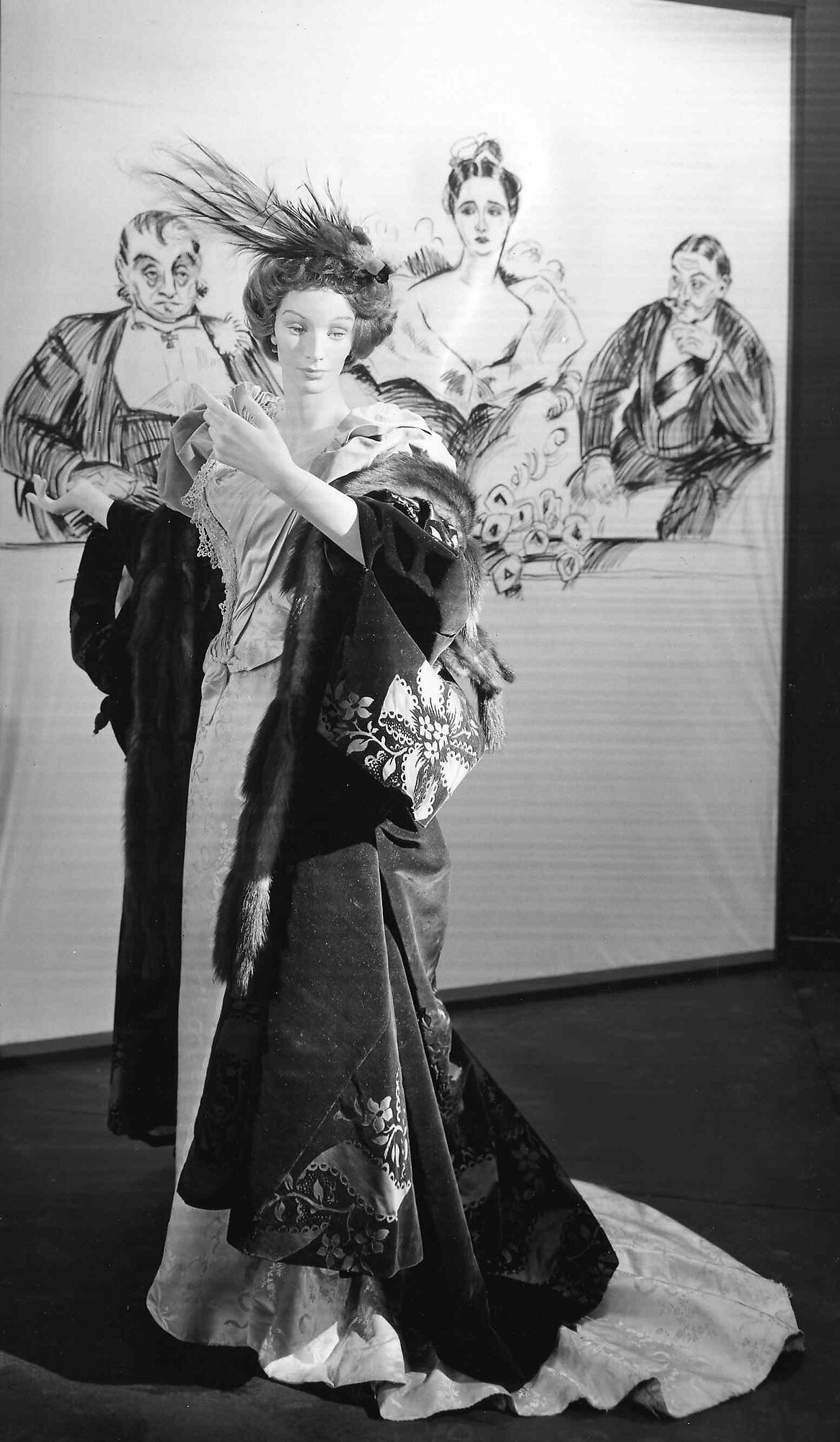 Evening coat, House of Worth (French, 1858–1956), silk, fur: European polecat (Mustela putorius), French